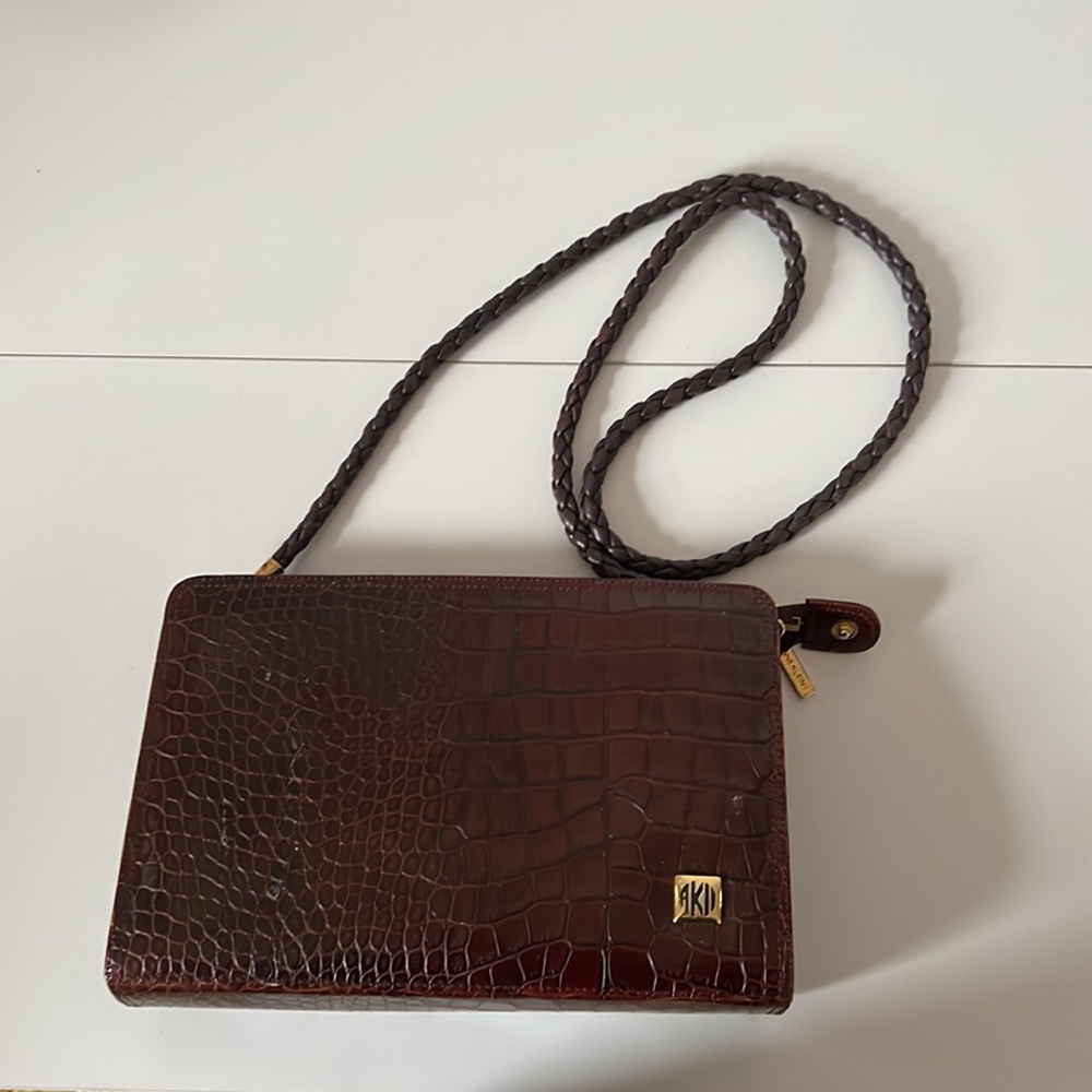 ANNE KLEIN BROWN FAUX CROC CROSSBODY
